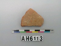 藏品(紅褐色夾砂陶片)的圖片